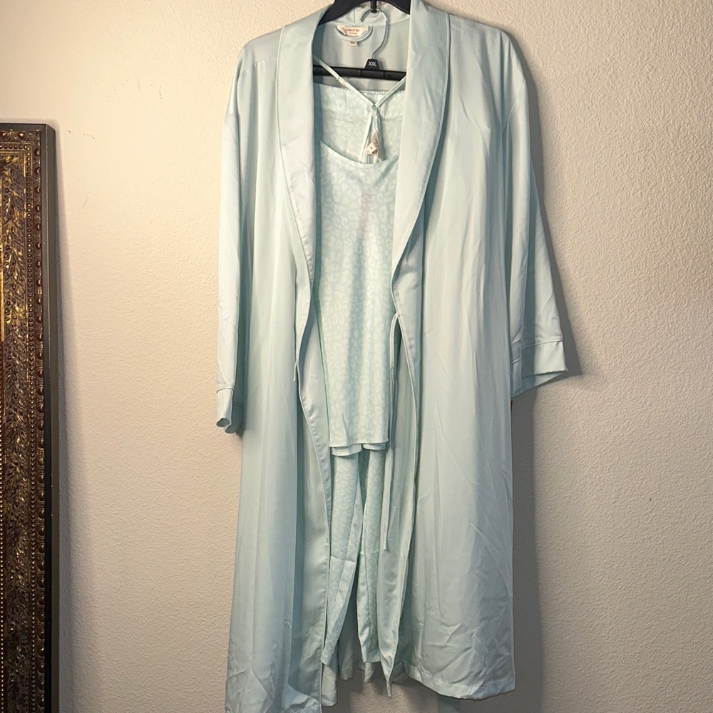 Light Aqua Satin Robe and Matching‎ Cami Set